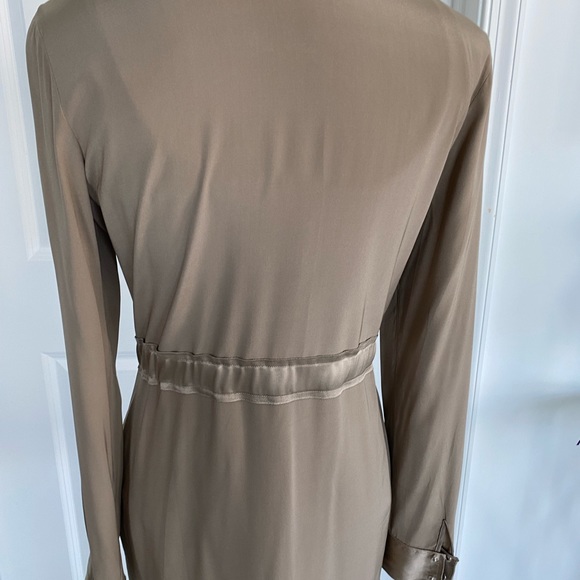 Elie Tahari Size Small silk jacket in perfect condition❤️ - Picture 5 of 8